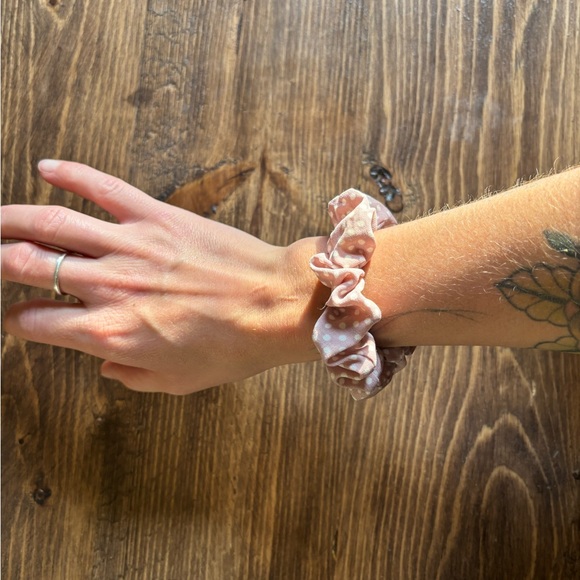 Scrunchie Collection - Picture 5 of 7